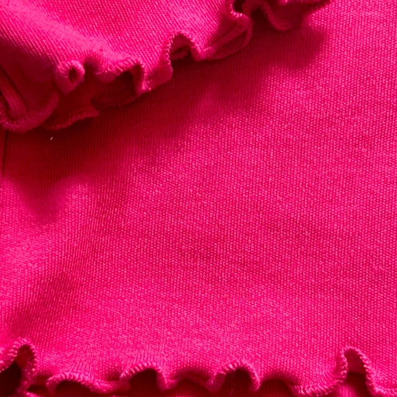 #13 - Kelly's Kids Red Ruffled Turtle Neck - Size 4/5 - Picture 2 of 2